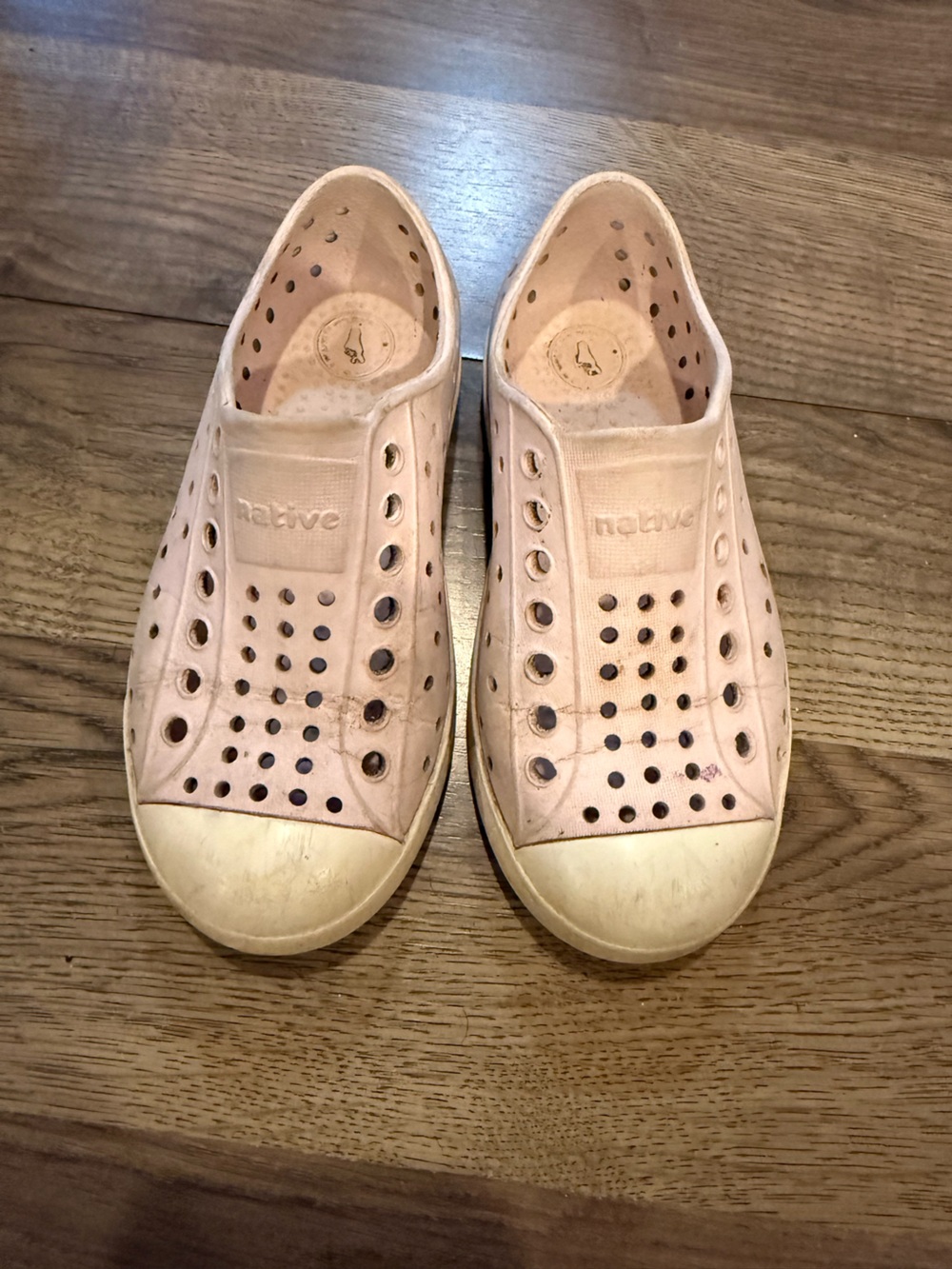 Native Kids Water Shoes in Light Pink and Off-White